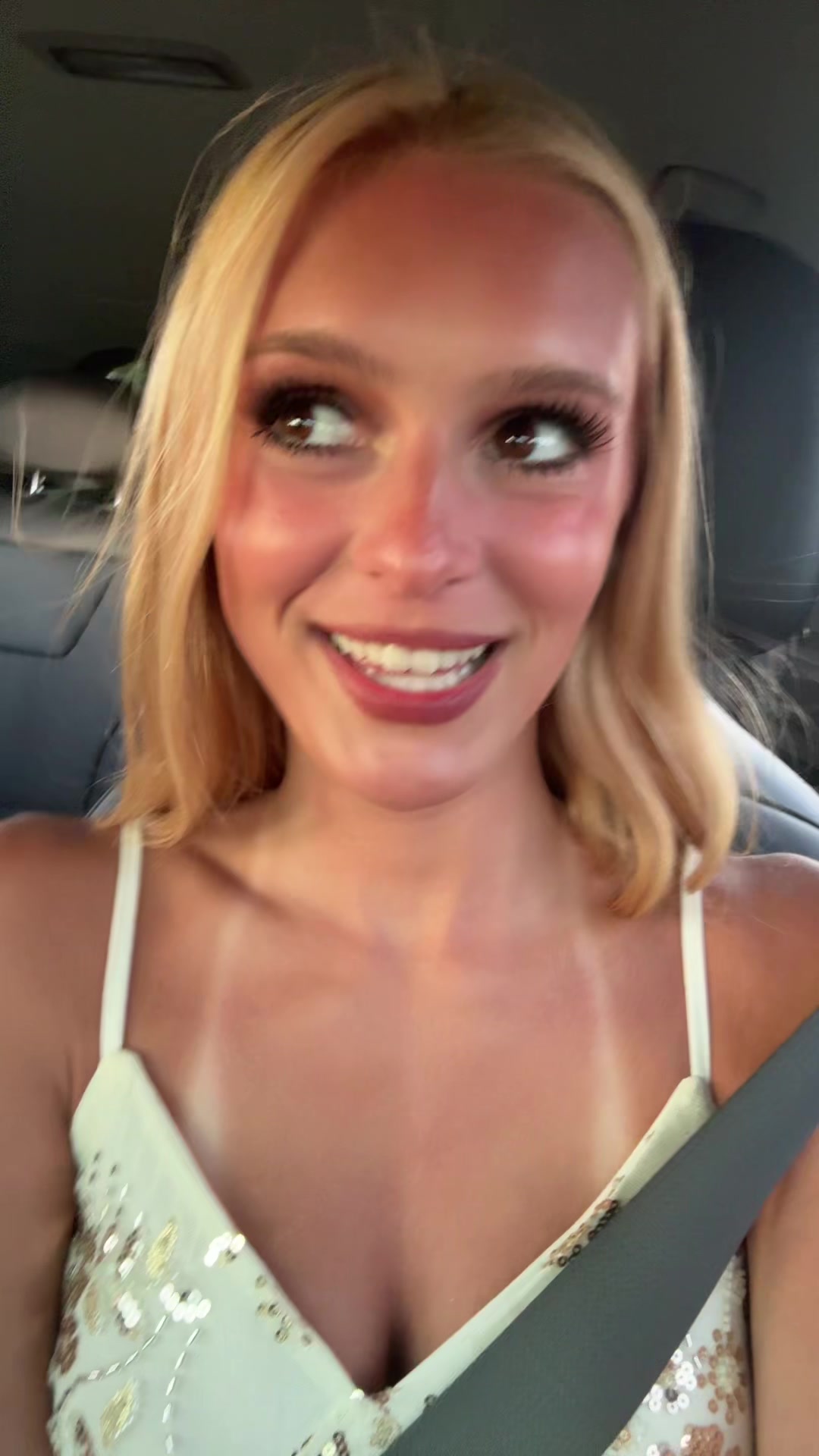 @𝔽