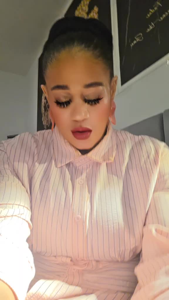@Demi