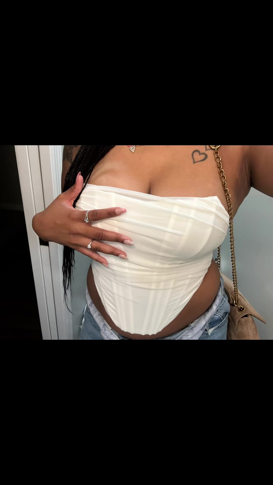 @J Alexis 🦋