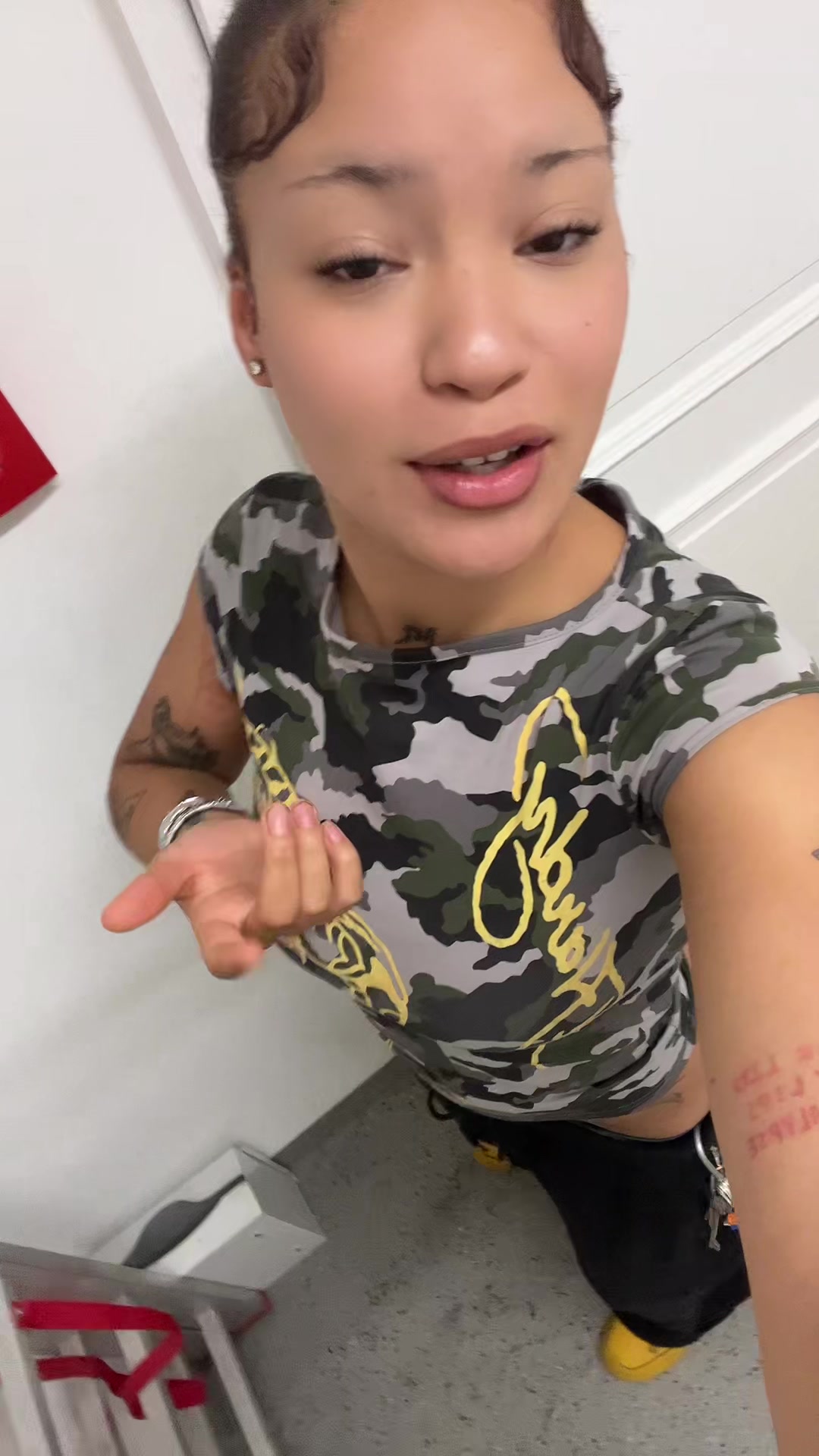 @urgirllovesmyswag