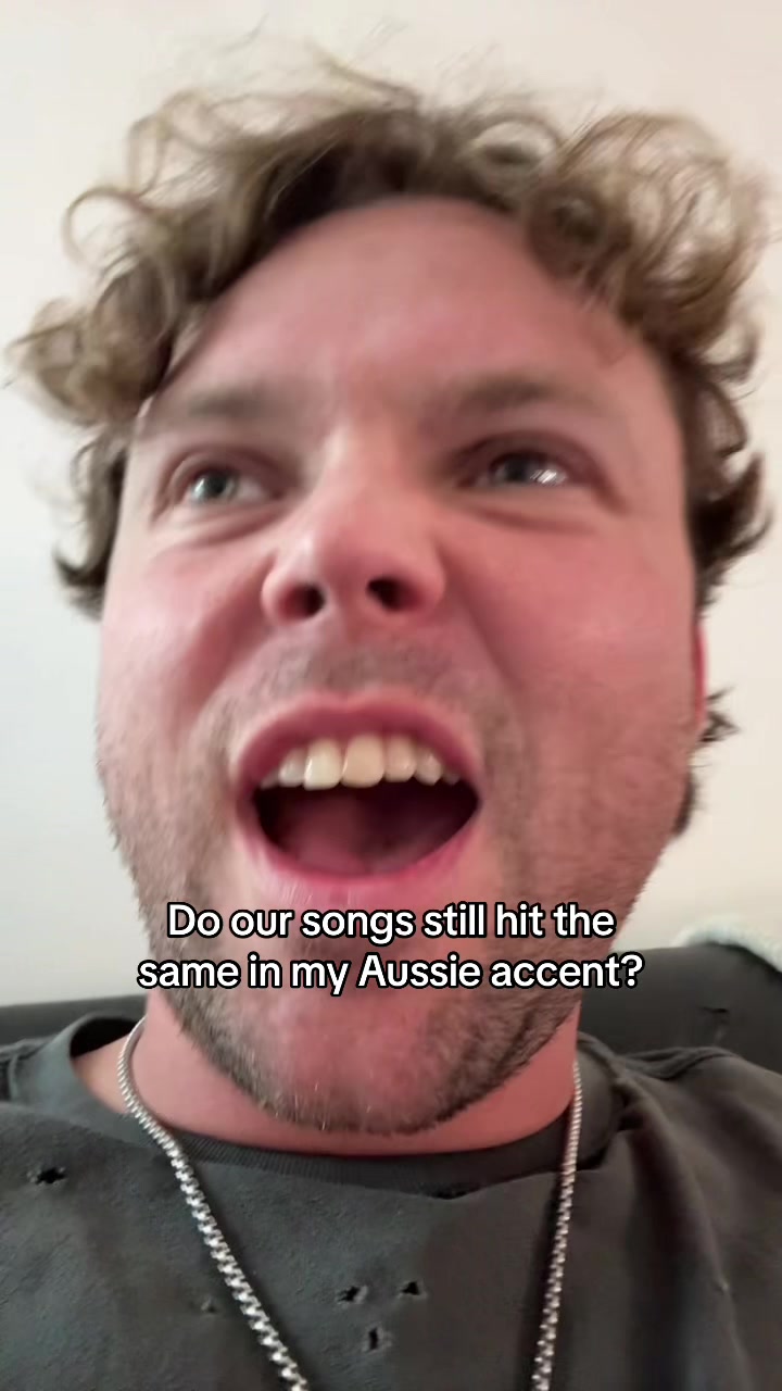 @Ashton irwin