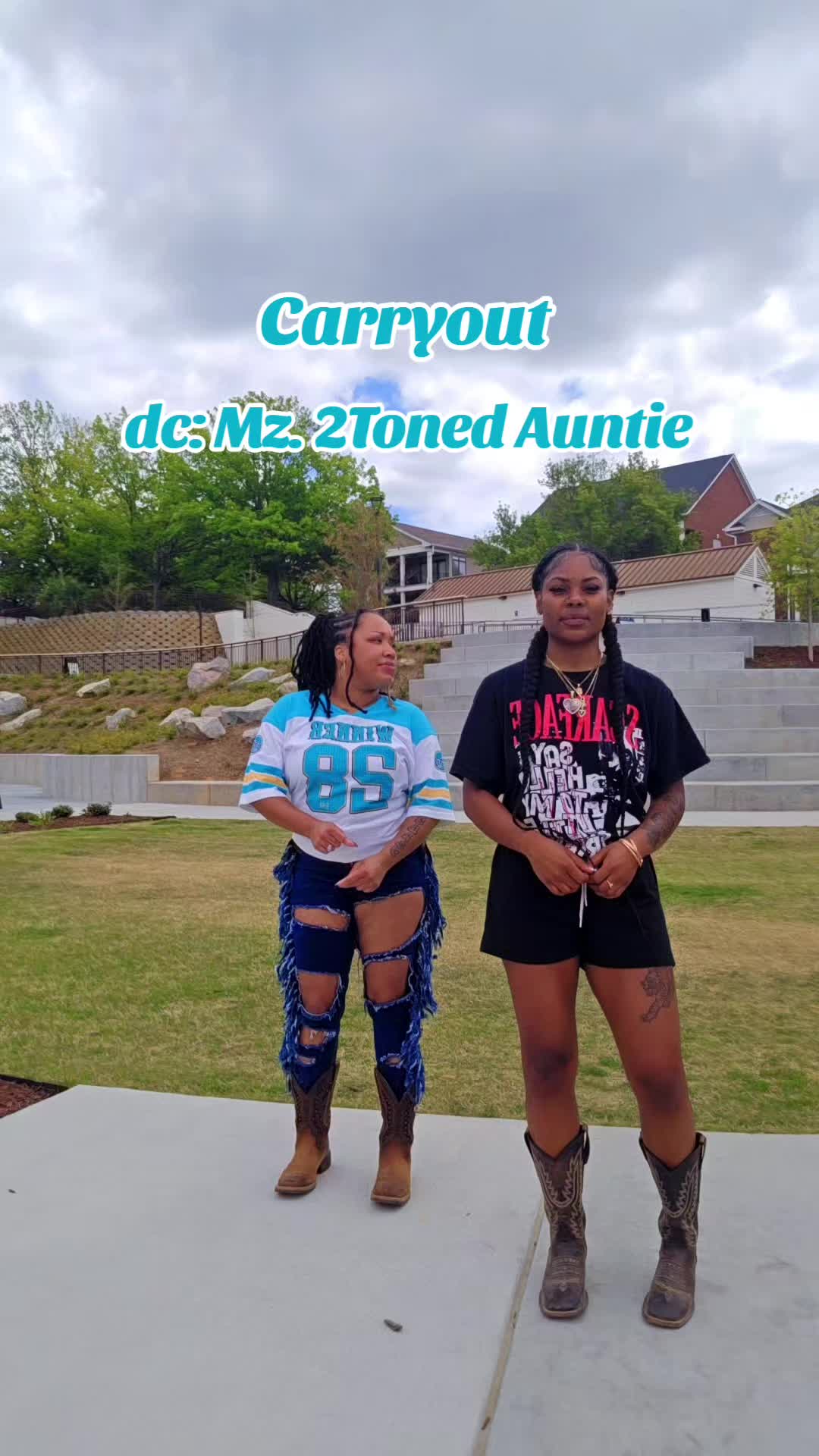 @Mz. 2Toned Auntie 👢