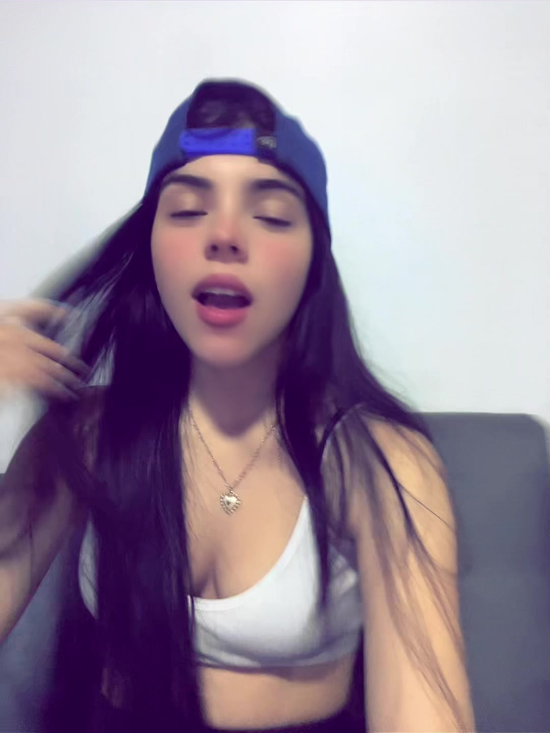 @L A U