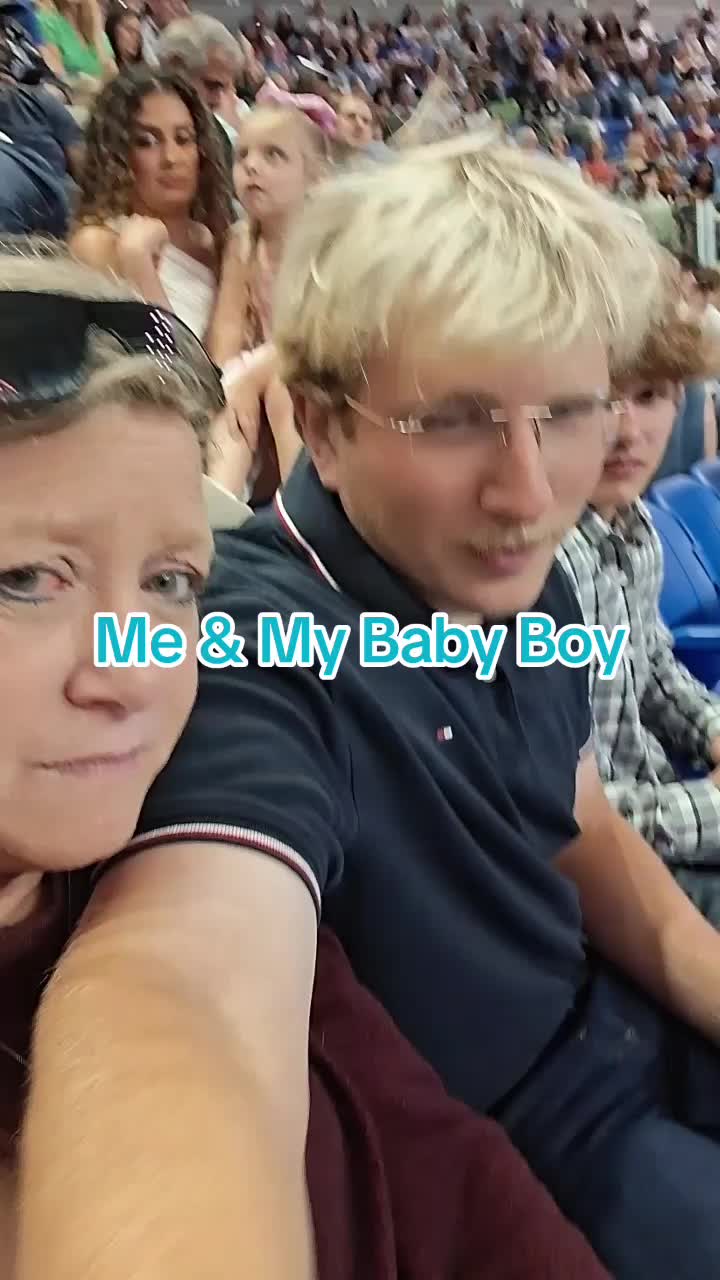 @❌CajunMom❌