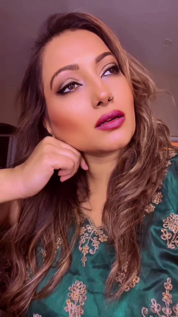 @AsliSona