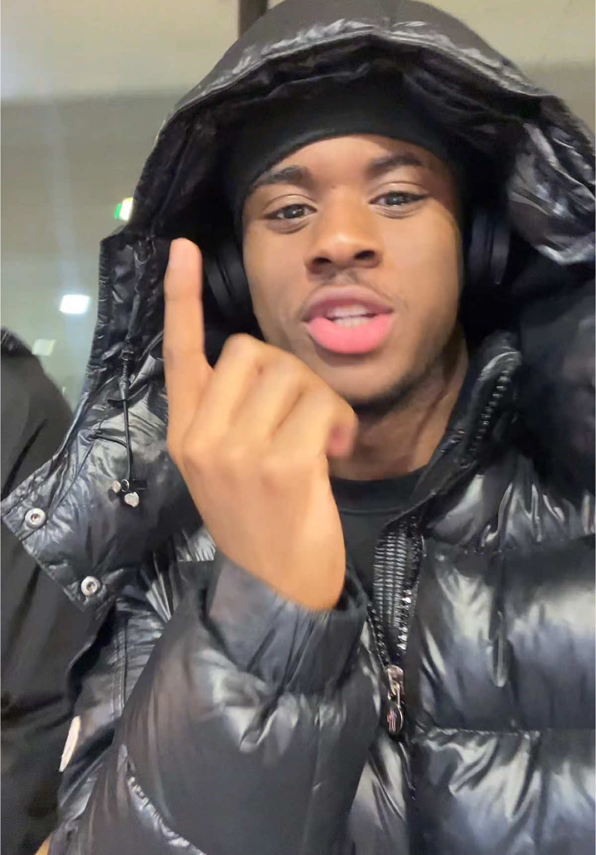 @Mr Akz 🇬🇧