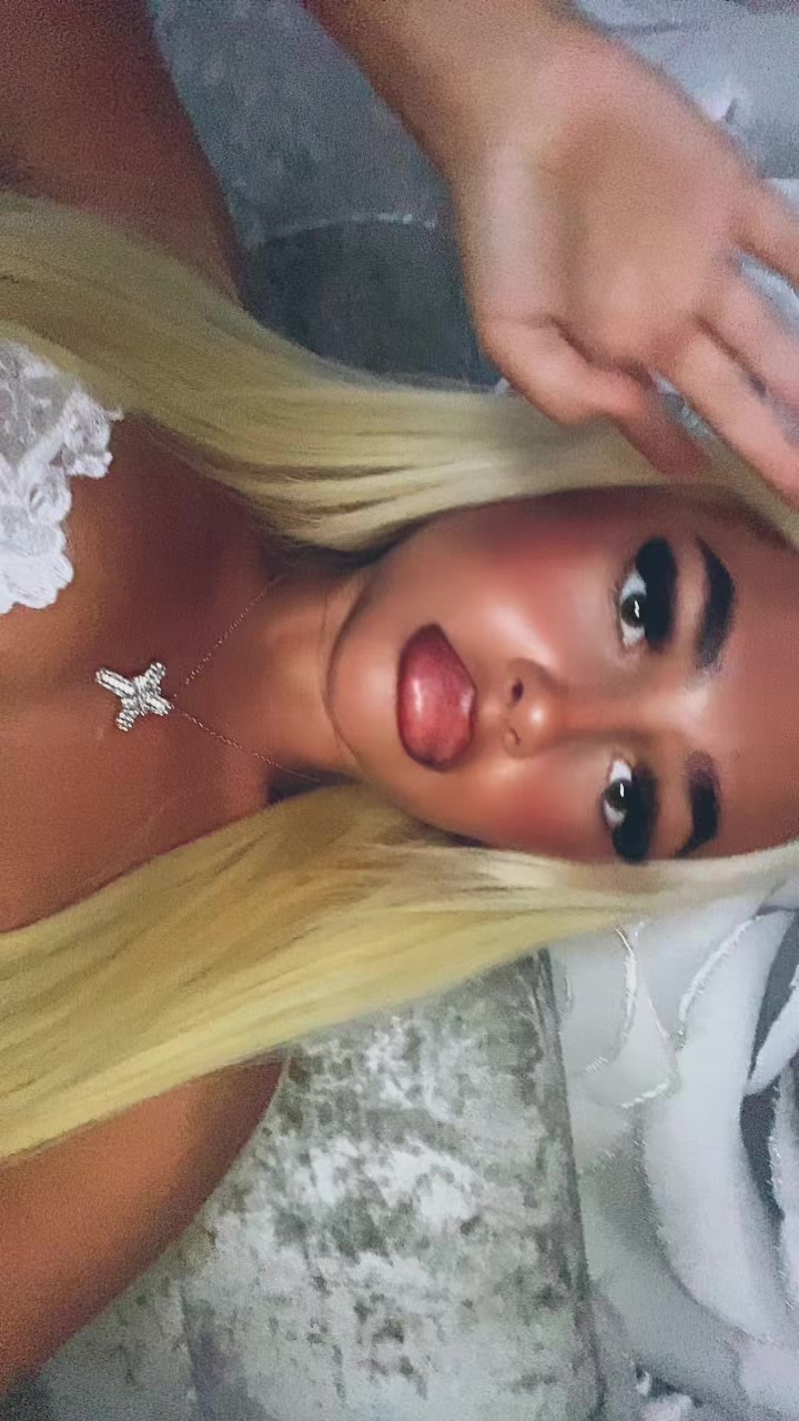 @bella