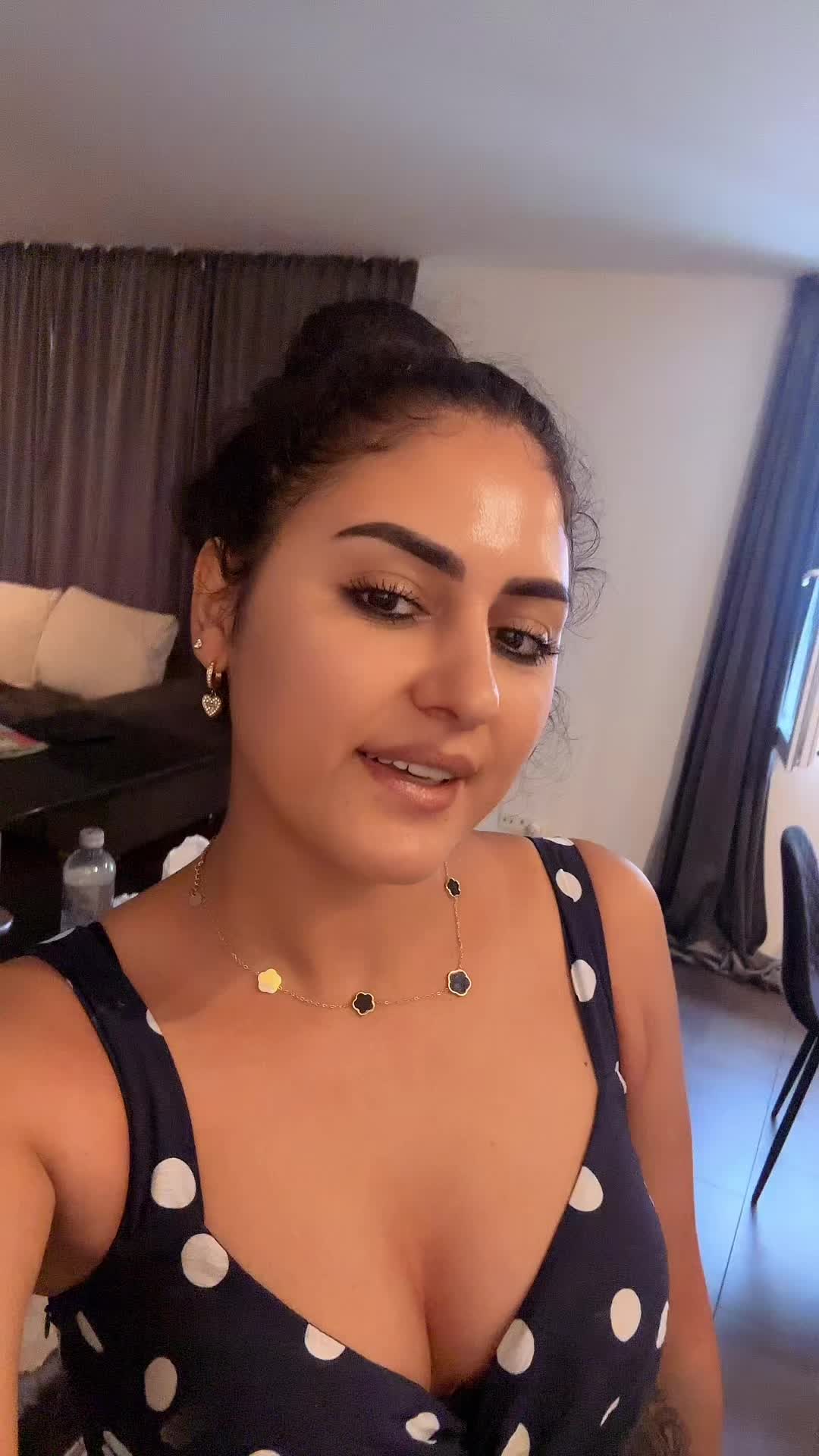 @Elena Jora