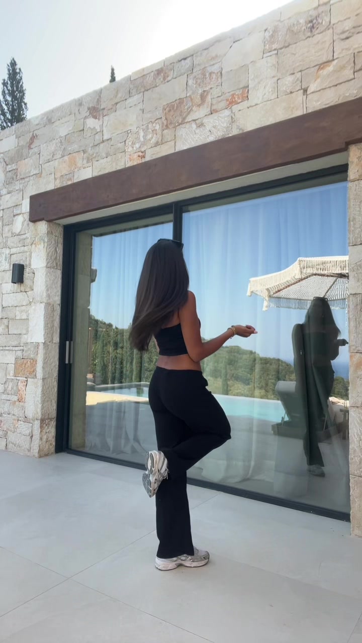 @𝐽𝑂𝑌𝐾𝐿𝑈𝐼𝑁