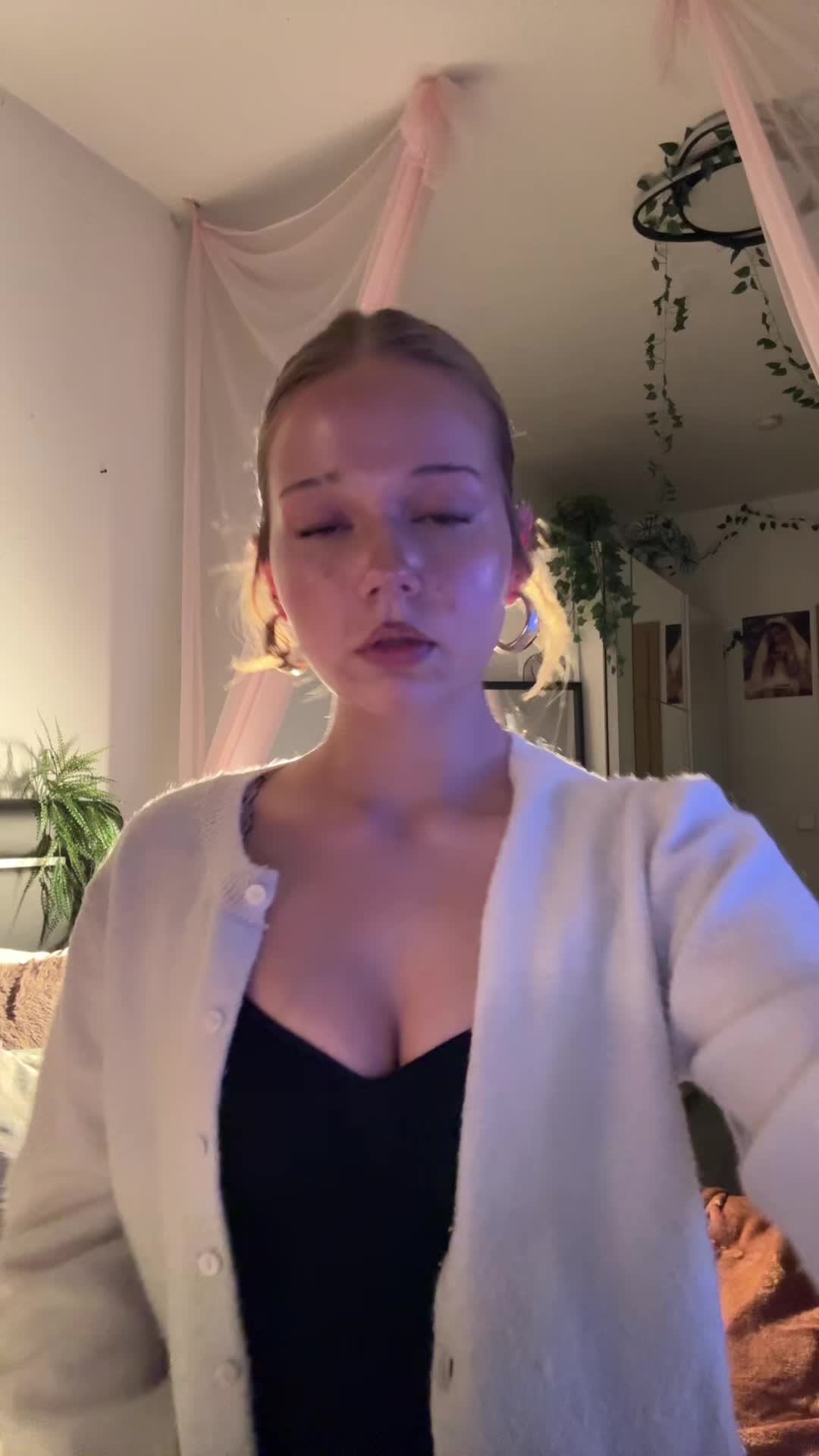@𝐋𝐞𝐚-𝐞𝐦𝐞𝐥𝐲