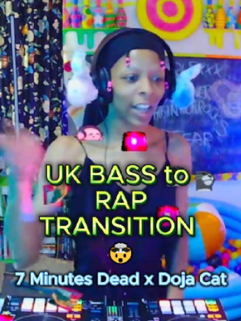 @Ashle la DJ SIX