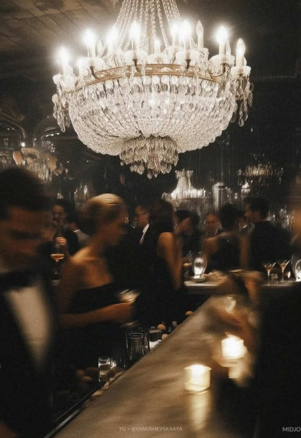 @velvetatnight