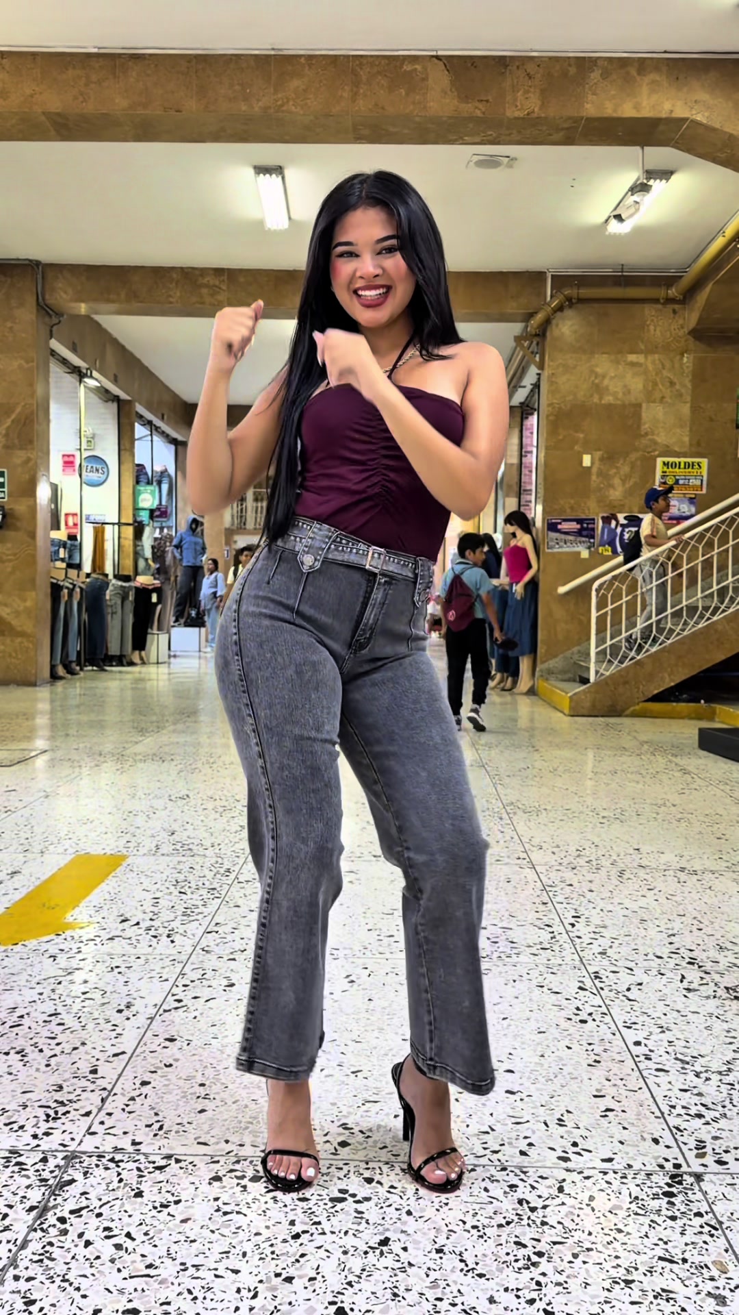 @kirajeans.peru