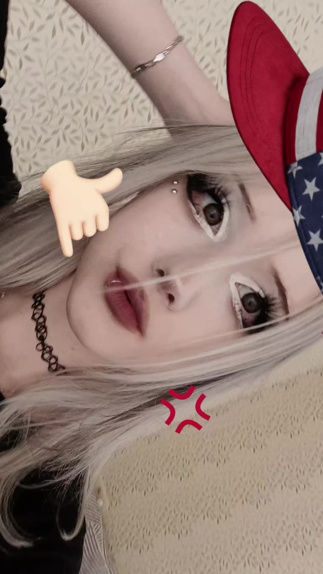 @✧･ﾟ: *✧･ﾟ:*