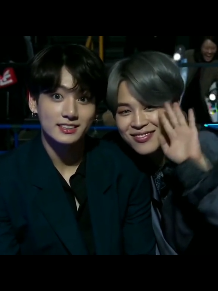@💜ᗷTS⟭⟬💜 ARMY