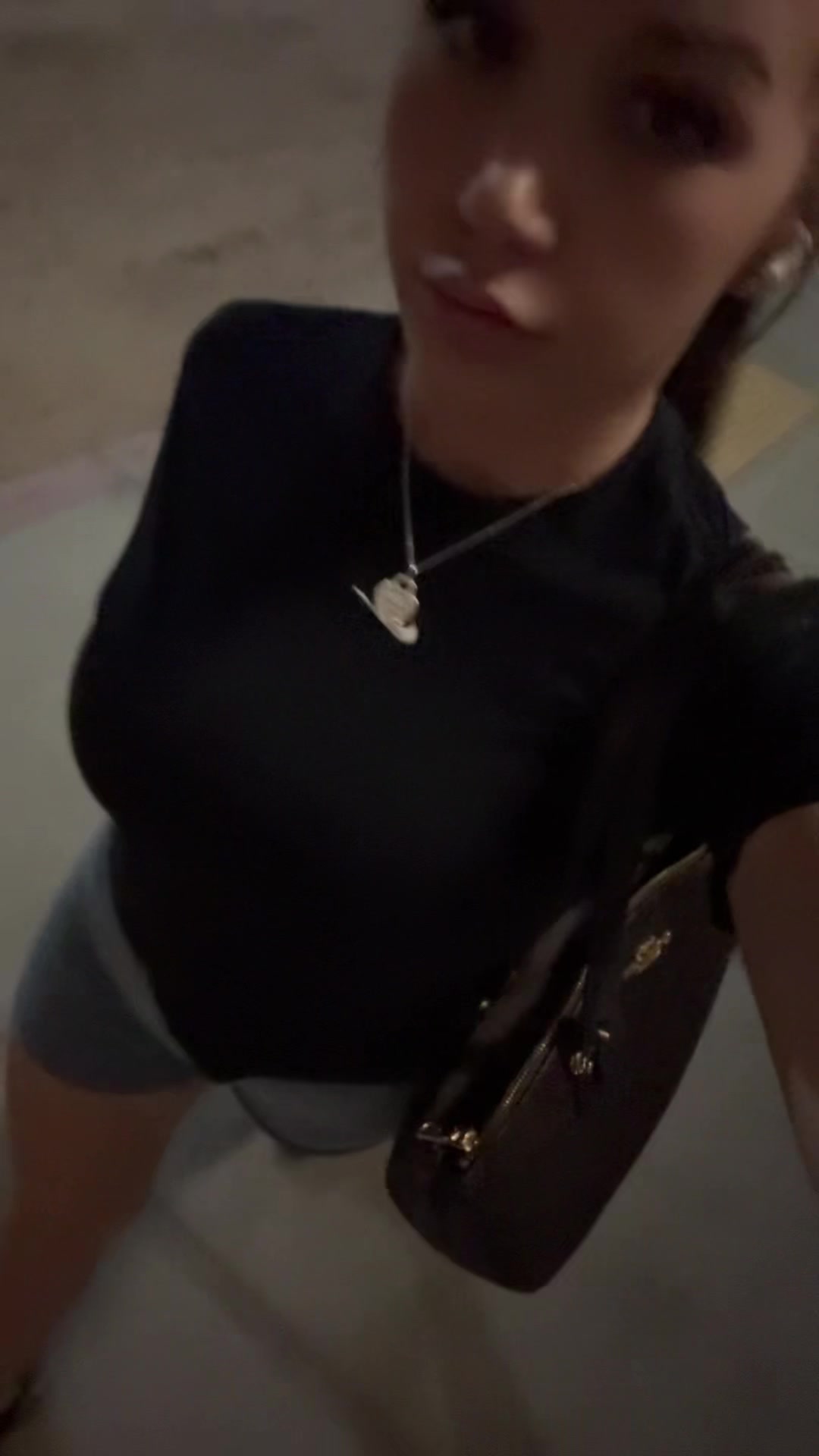 @ang.ela6988