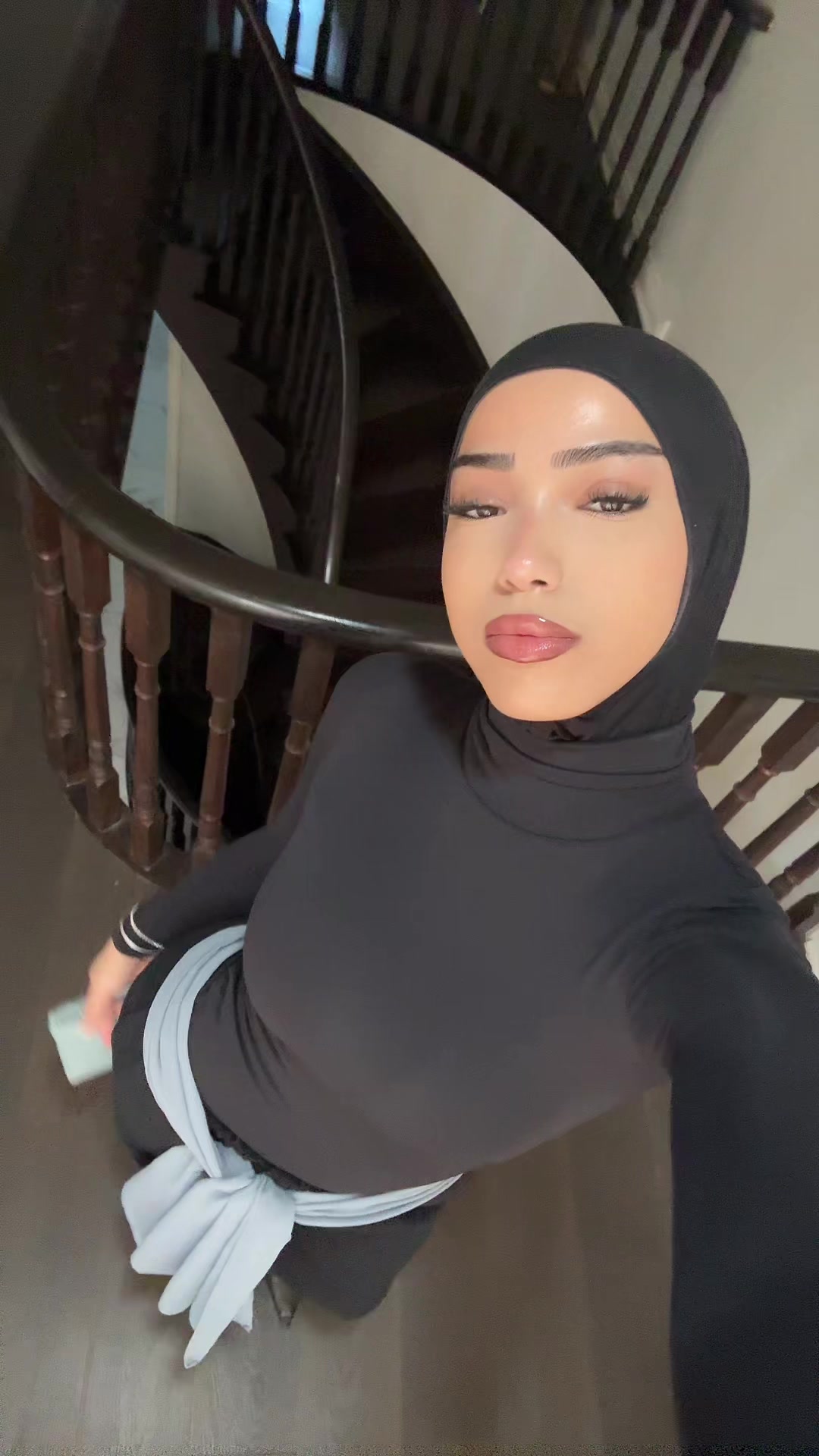 @لارا
