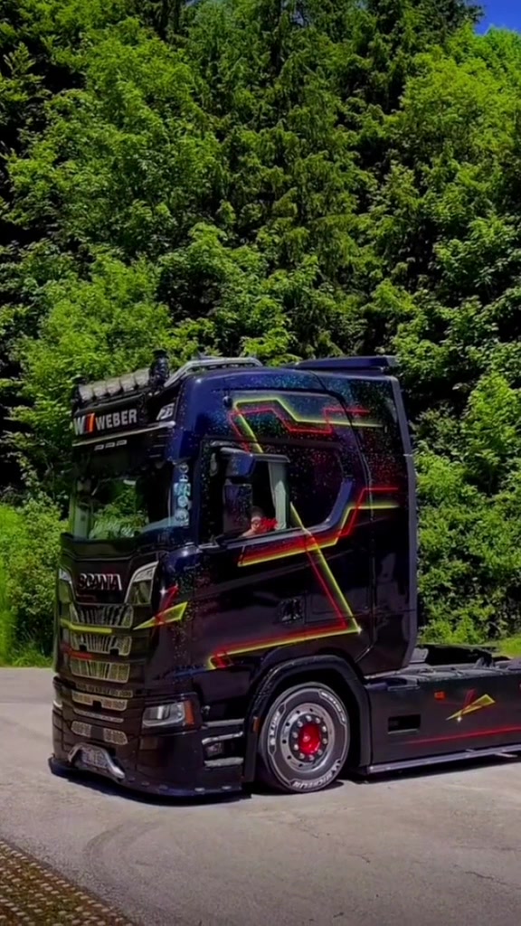@xTheMainTrucker™