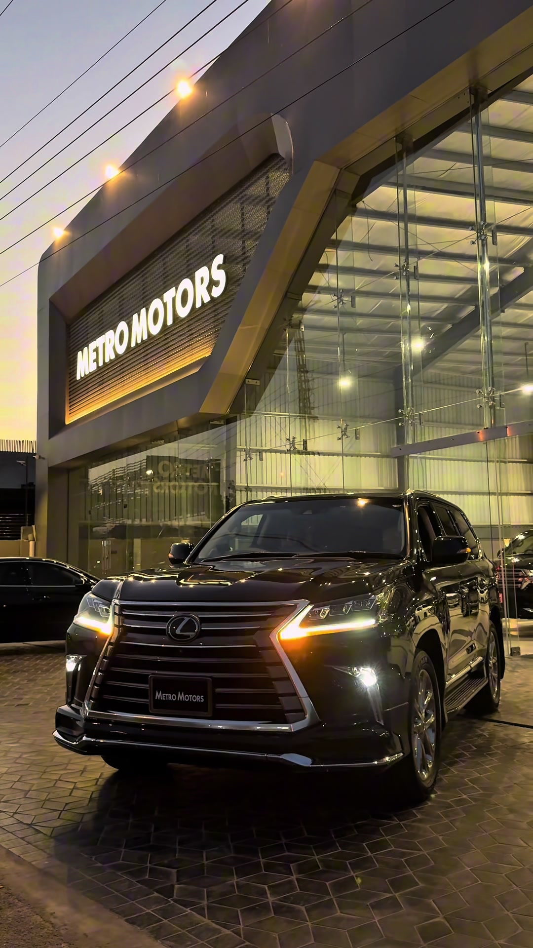 @METRO MOTORS