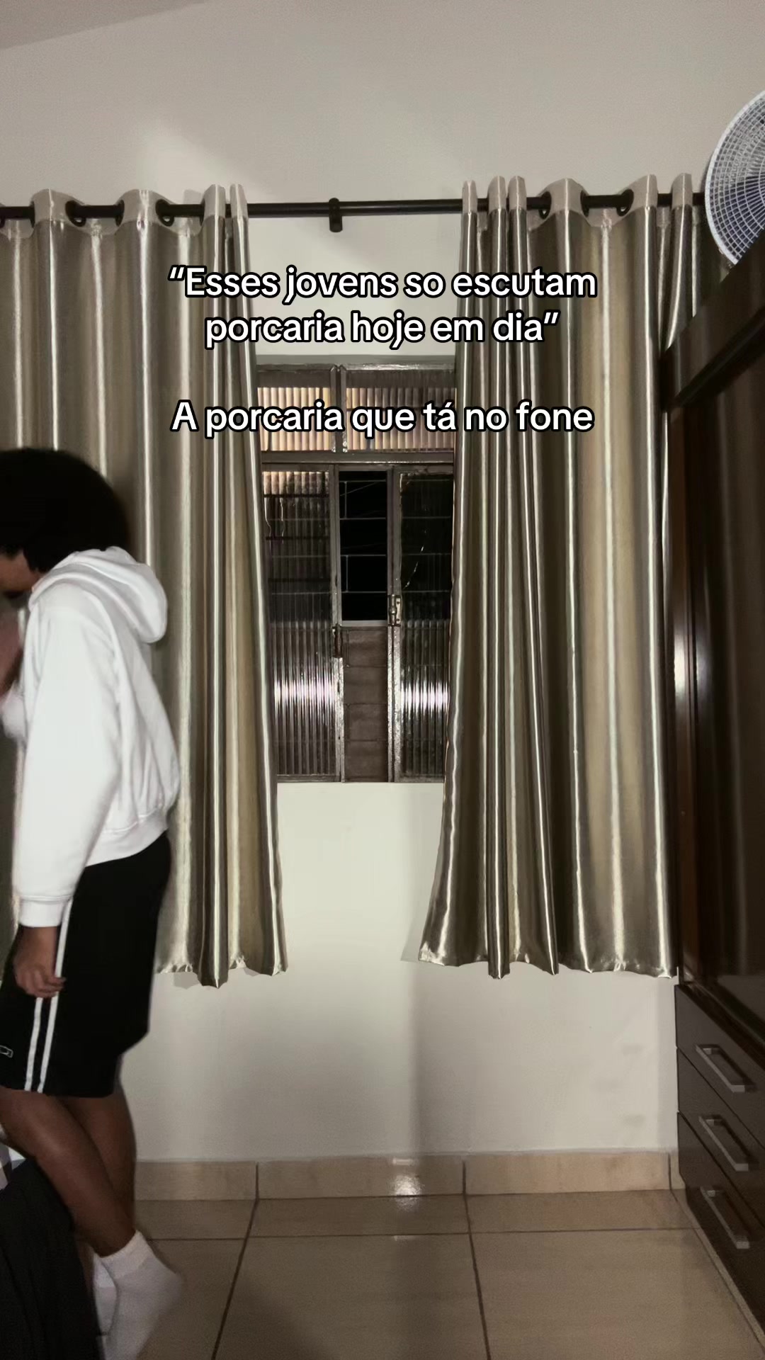 @neuvess_
