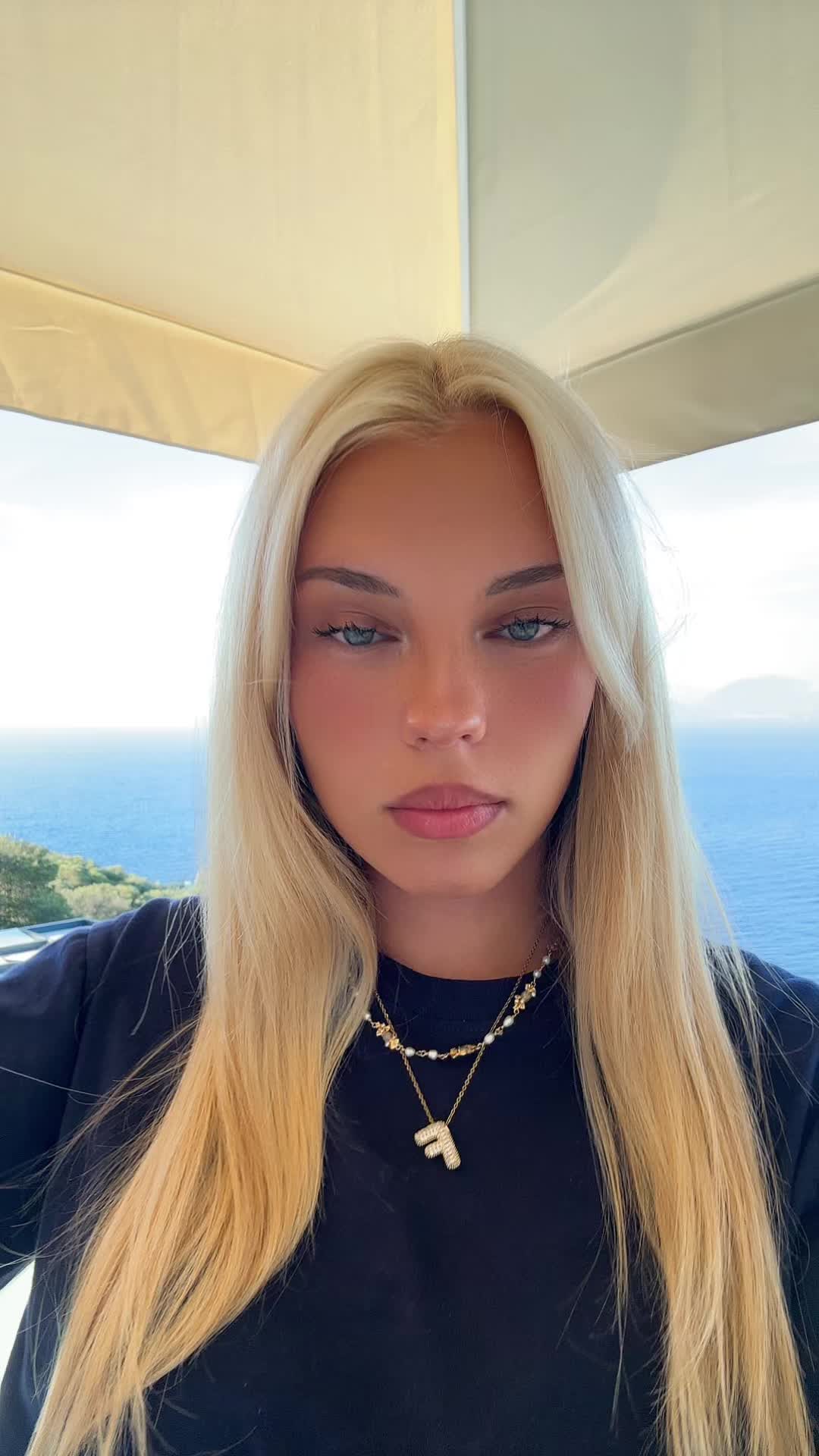 @Elli ⭐️