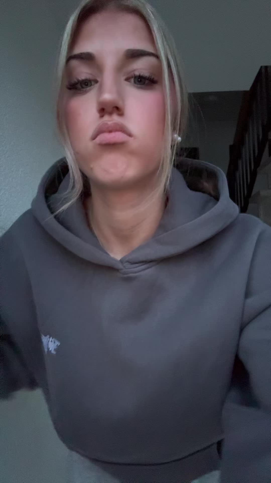 @𝑒𝓂𝒾𝓁𝒾𝒶