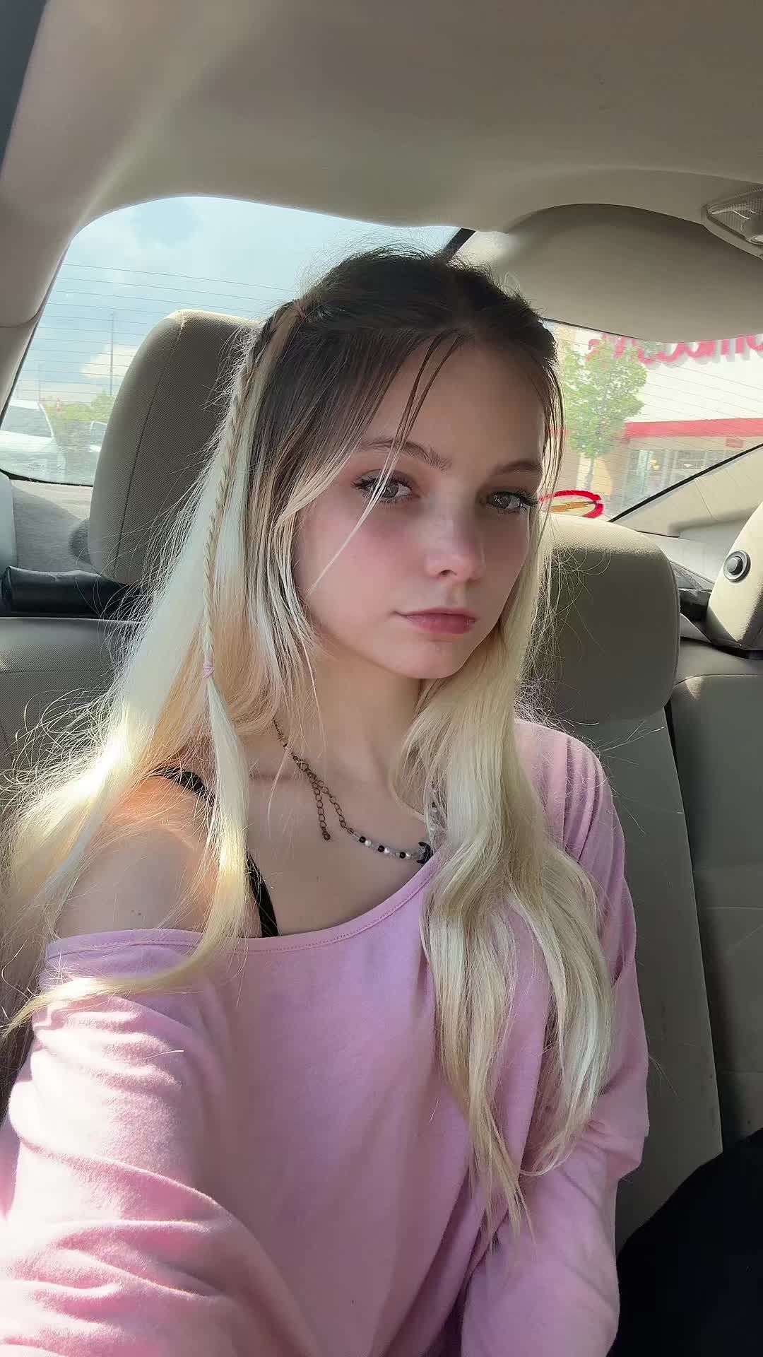 @holly Mae🖤