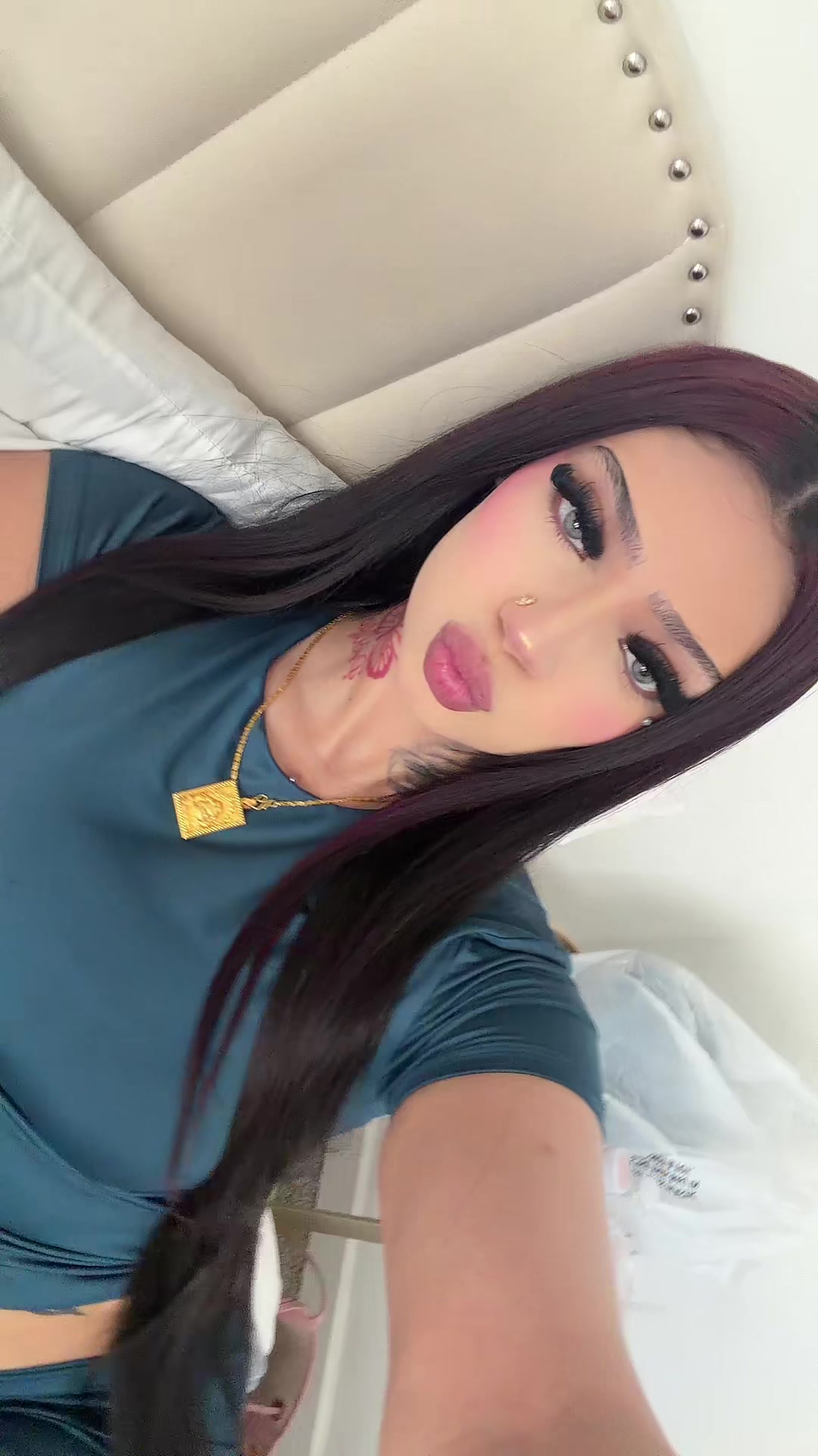 @Aysslin