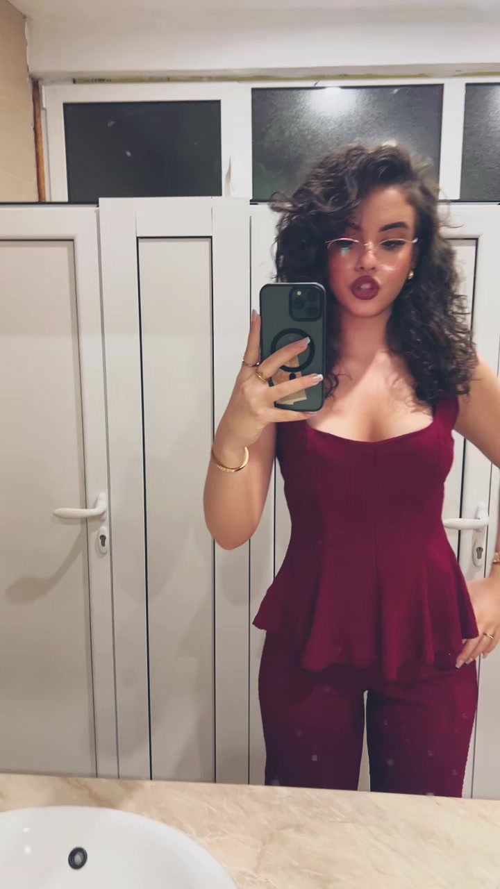 @𝑽𝒂𝒍𝒆💋