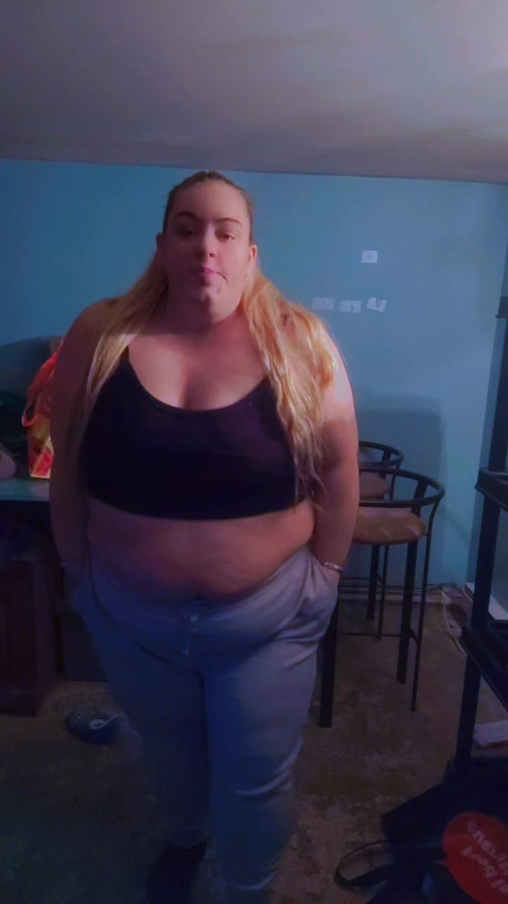 @CurvyQueenbaby