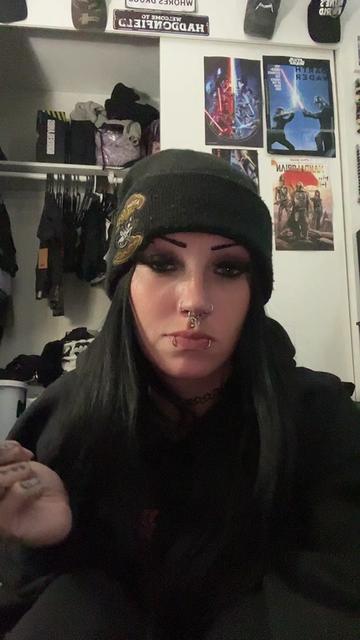 @𝕶𝖆𝖗𝖑𝖞🥀✨🖤