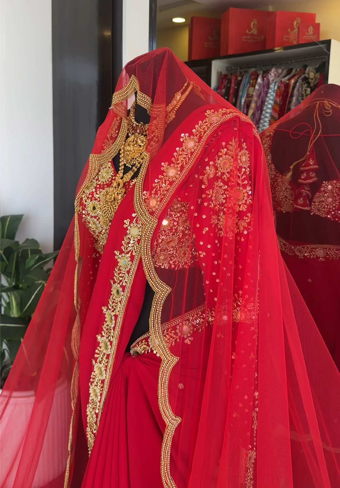 @R Square collection boutique