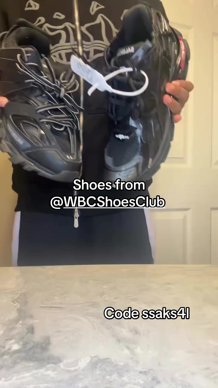 @⃟