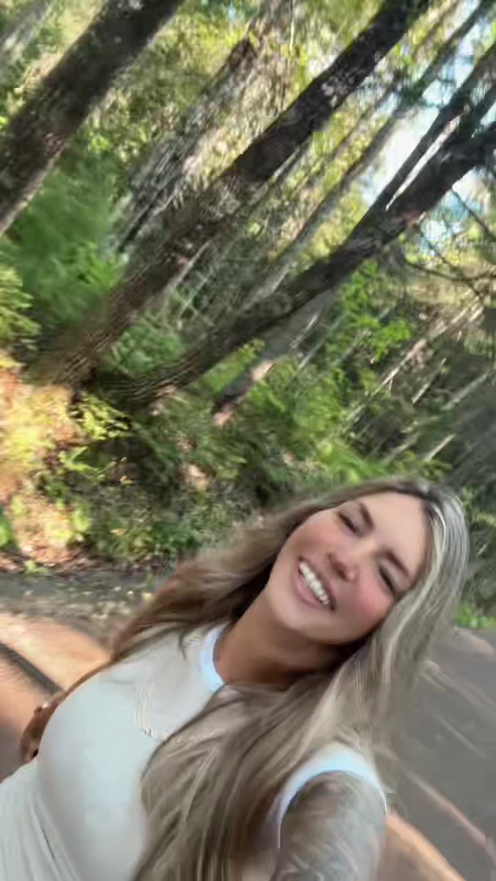 @cryssleb_