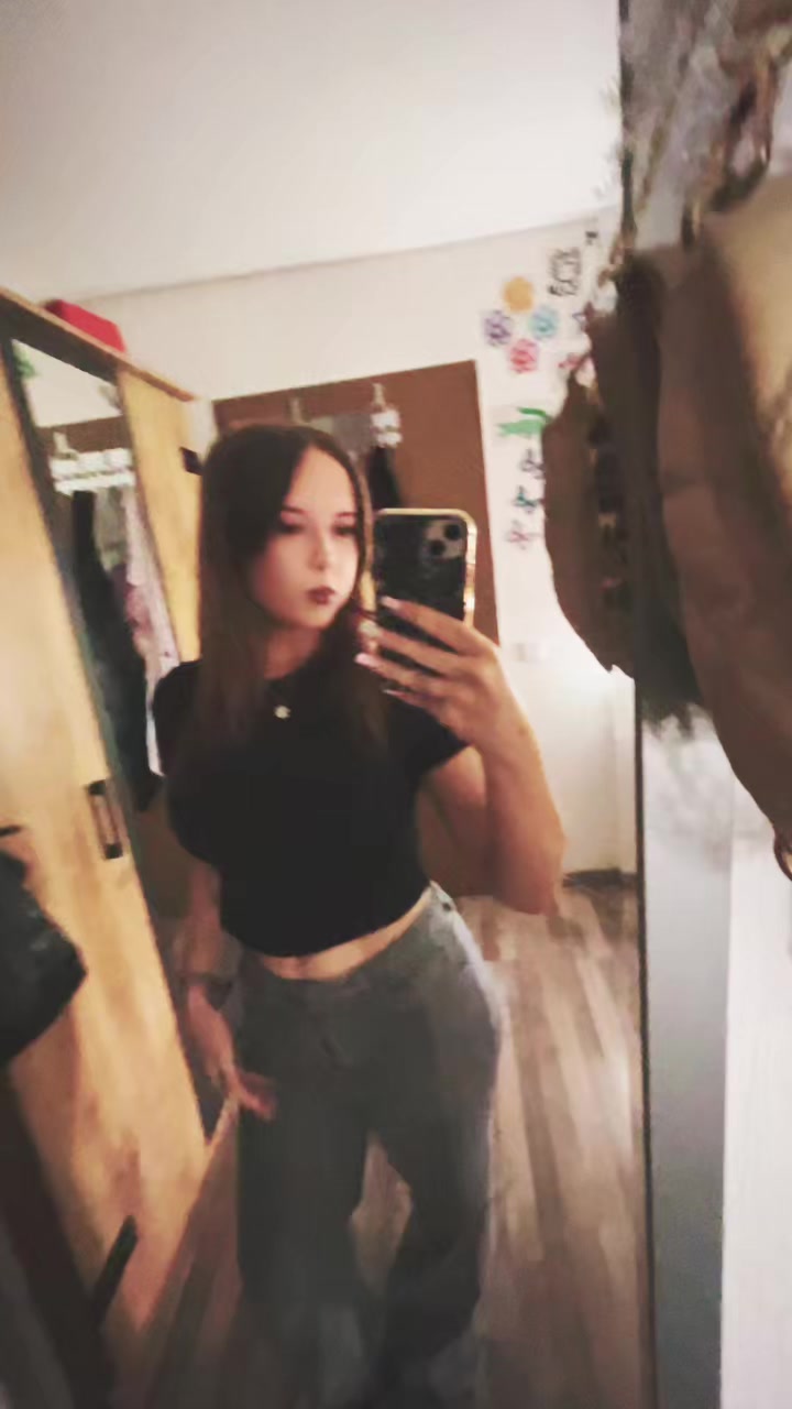 @+40🇹🇩