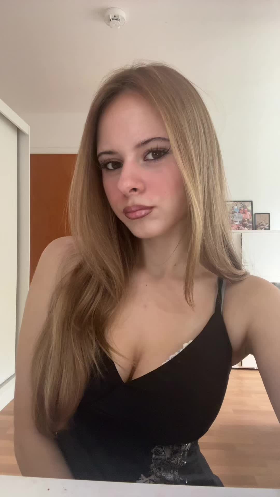@𝐑 𝐀 𝐌 𝐎 𝐍 𝐀 🦢