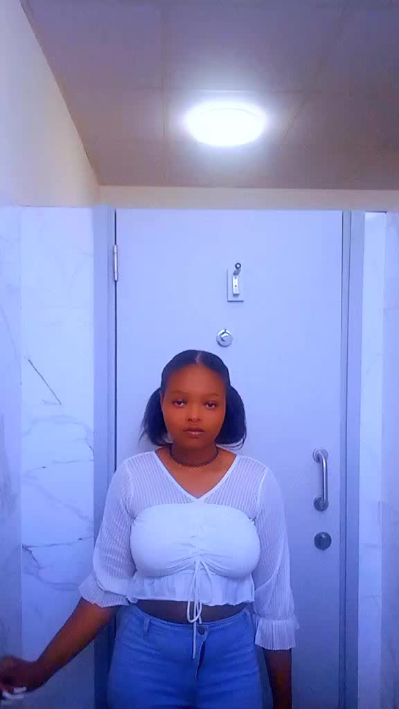 @Fashionable Dee 🥰