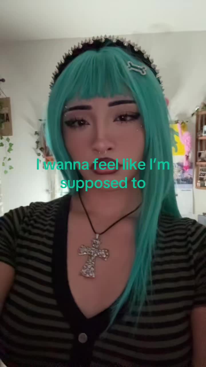@yur.hellee