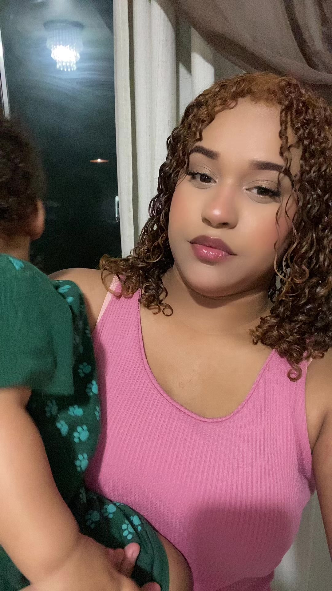 @carolainevitoria
