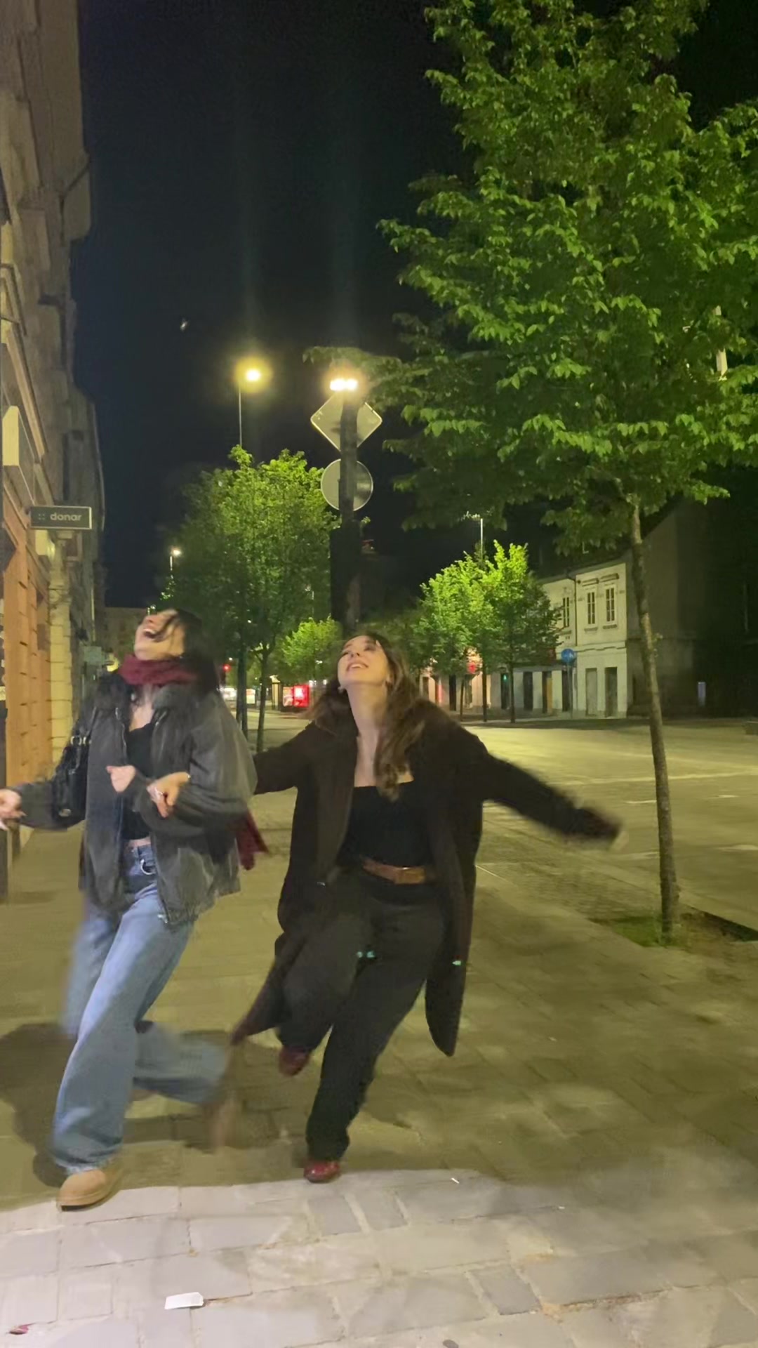 @&Ouml;z&uuml;n