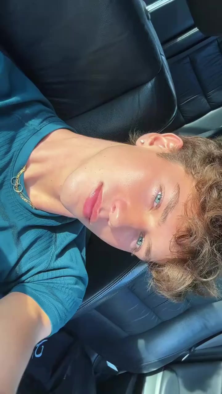 @Twinkboy
