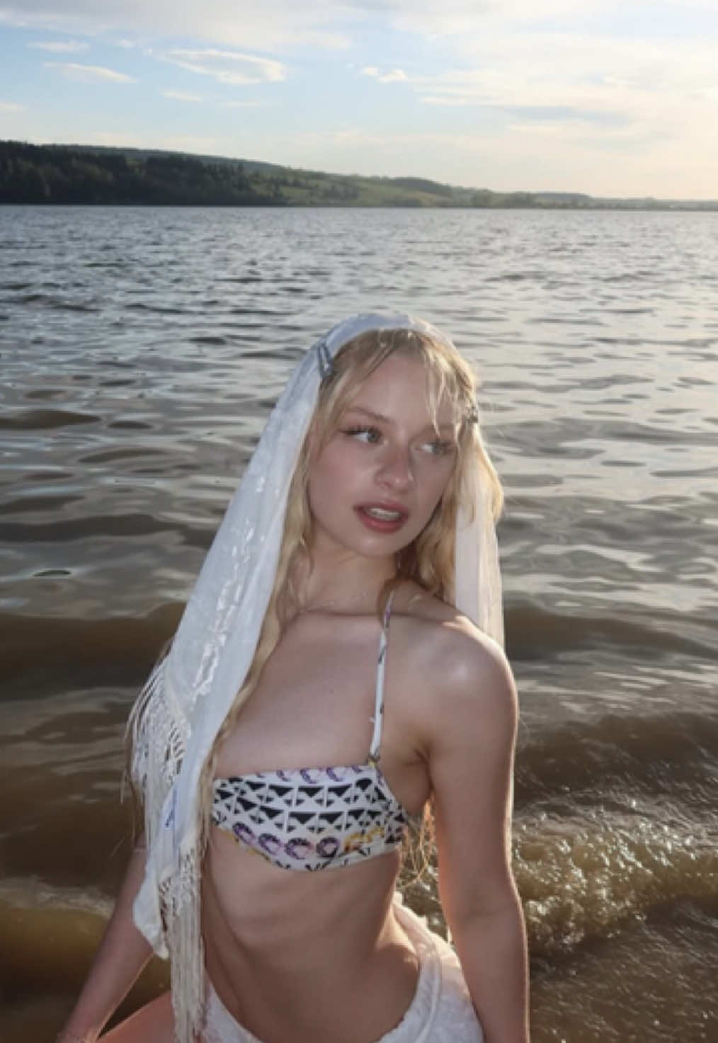 @𝓱𝓮𝓵𝓵𝓸 𝓴𝓲𝓽𝓽𝔂🌊