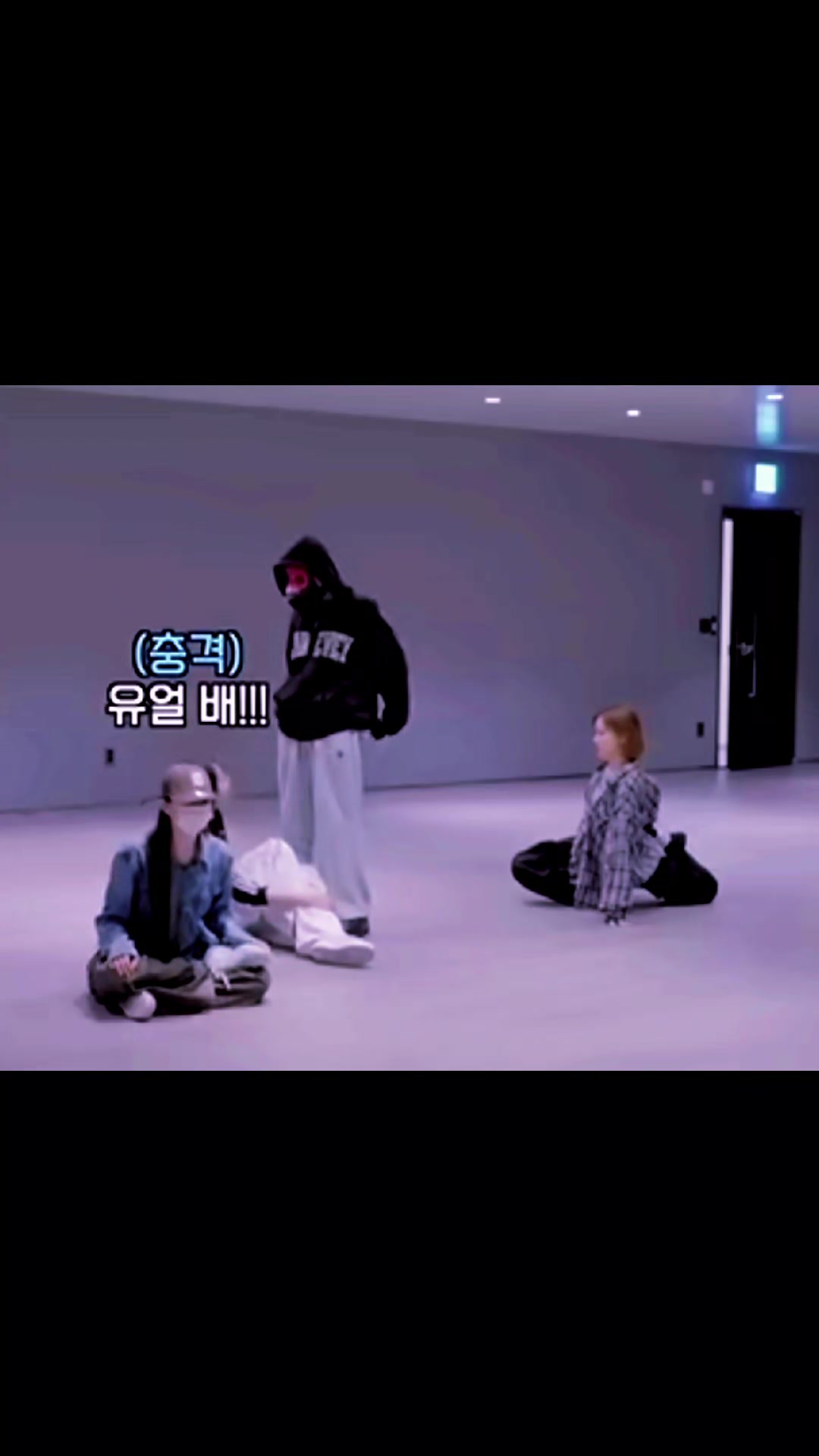 @-v-