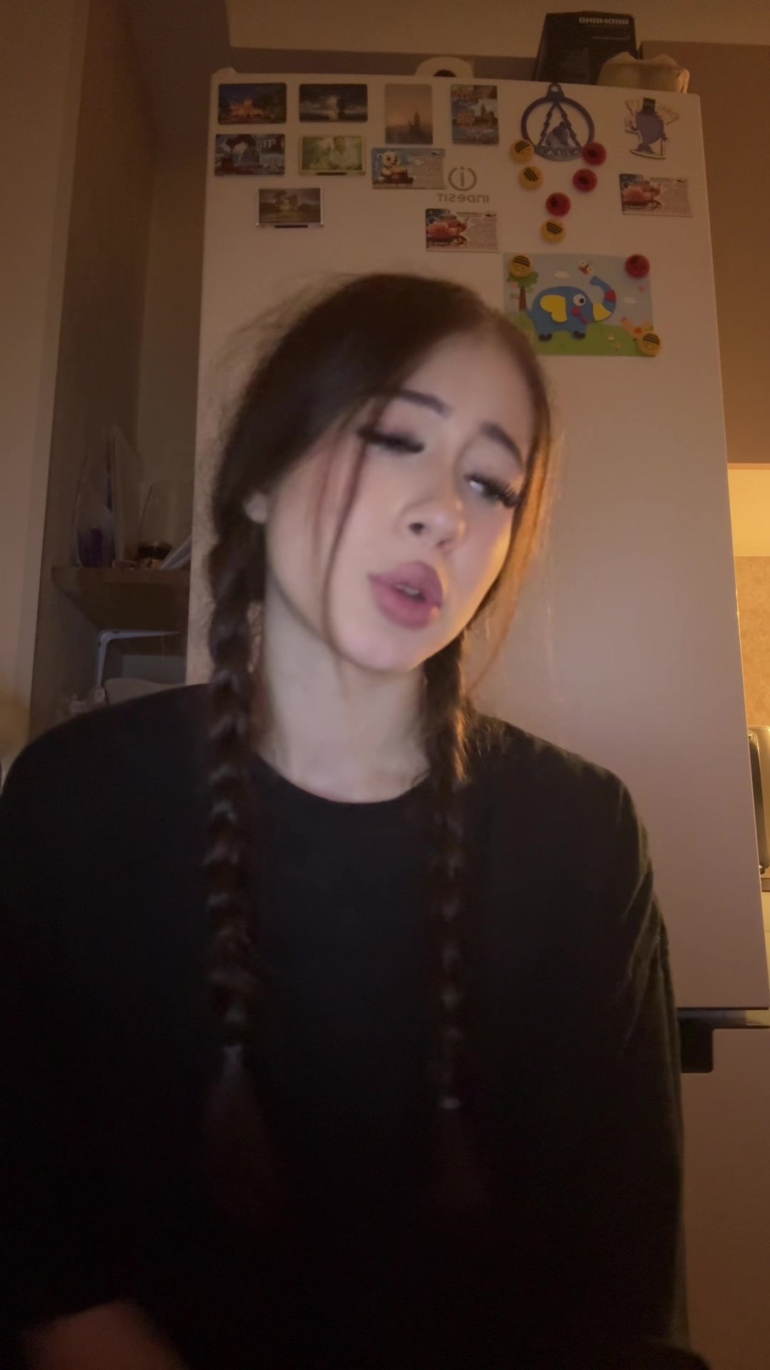 @…