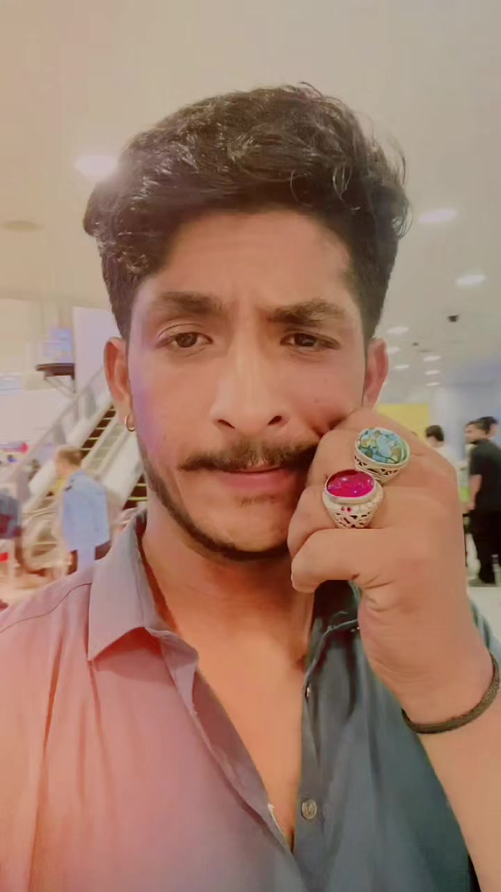 @SYED $hino❣️🇦🇪