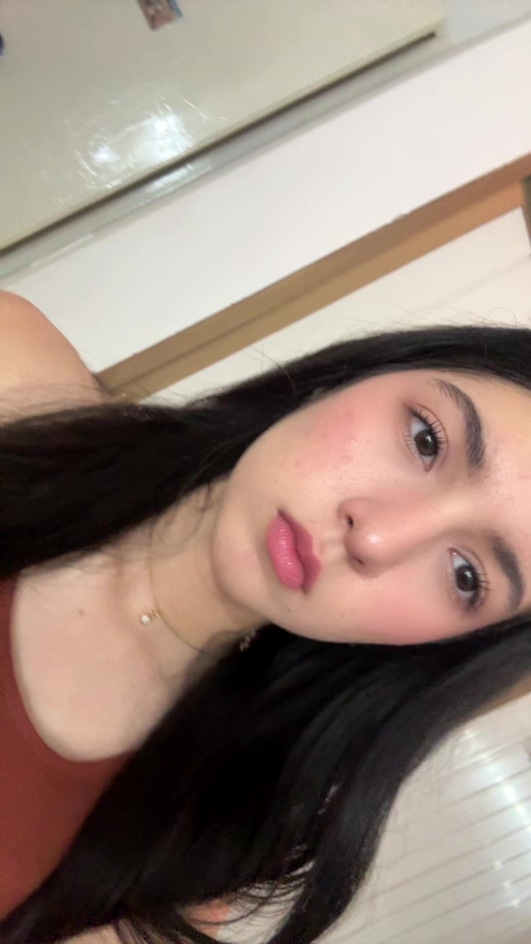 @Vicky4n