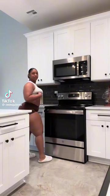 @Tiktokassclappingapp