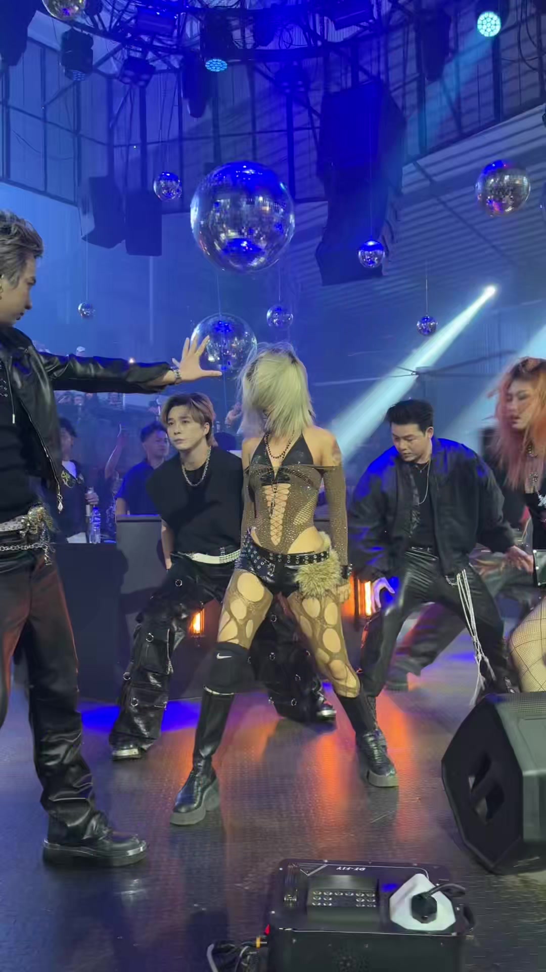 @๐๐จ๐จ๐ซ๐ข - แขแแผแแธ ๐ฐ๐ญ