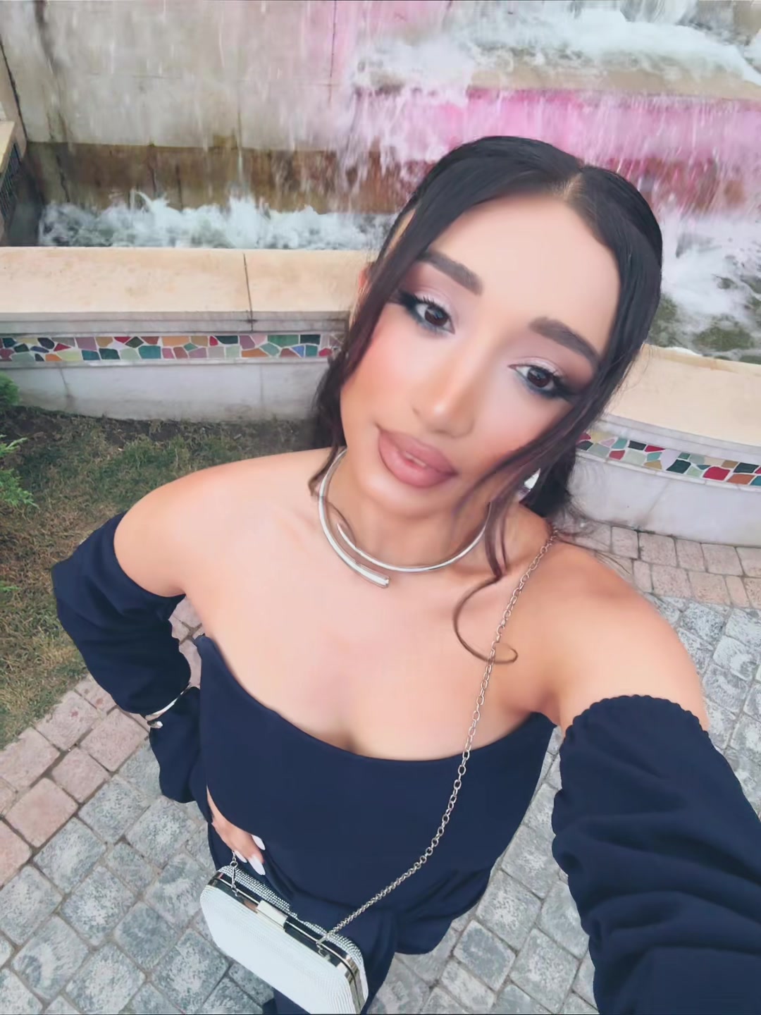@𝐀𝐧𝐢.𝐉𝐨𝐮𝐫𝐧𝐚𝐥𝐢𝐬𝐭
