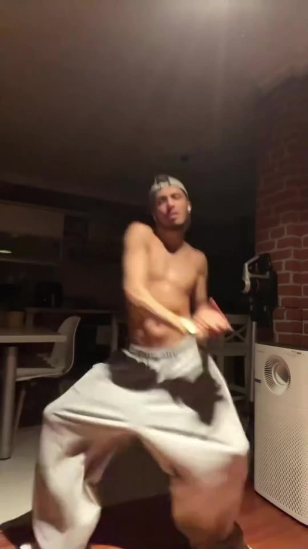 @justbl